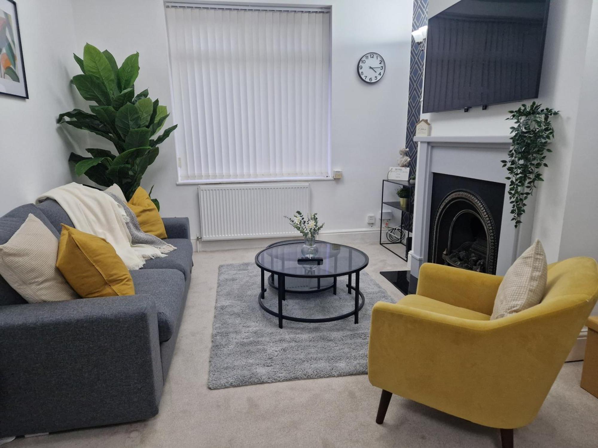 Holiday home Modern House Close To Etihad, Coop Live, Centre, Ideal For Groups, Families & Work, Free Parking *