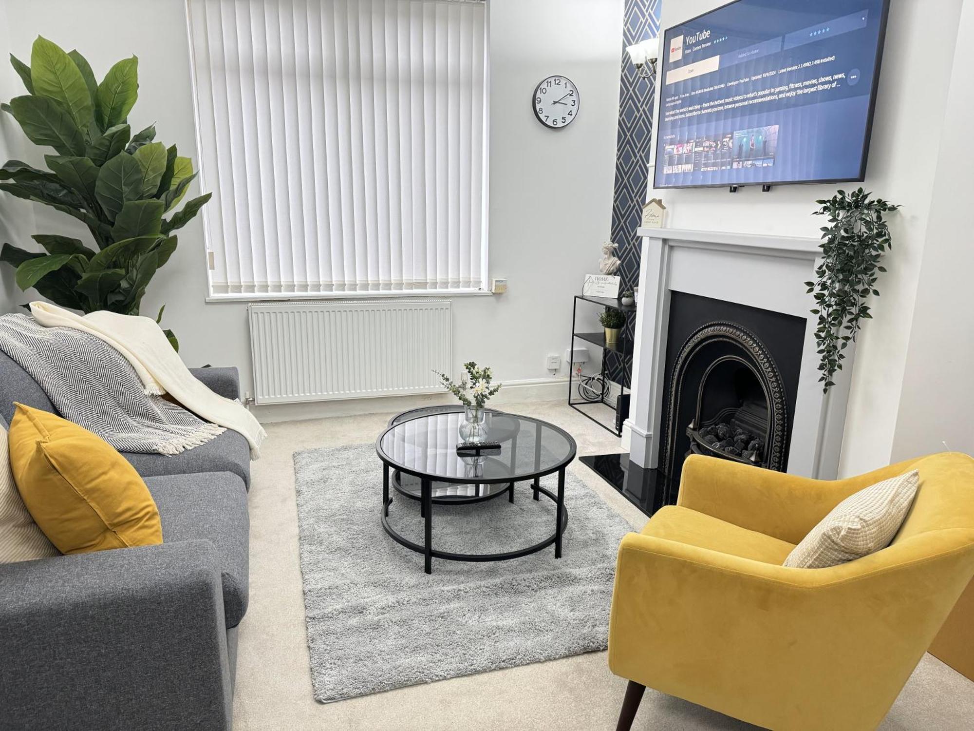 Holiday home Modern House Close To Etihad, Coop Live, Centre, Ideal For Groups, Families & Work, Free Parking *